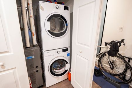 For Lease - 542 Annette Street, Toronto, Ontario - Photo 2