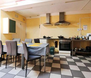 Room In Nelson House, Goat Street, Haverfordwest, SA61 - Photo 4