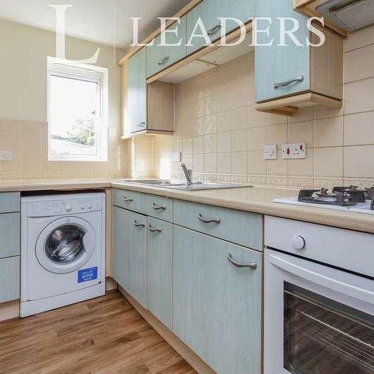 Iver Court, Buckingham, MK18 - Photo 1