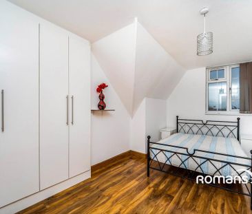 3 bedroom flat to rent - Photo 4