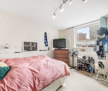 3 bedroom flat to rent - Photo 4