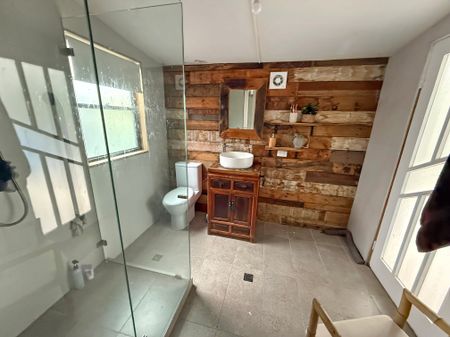 UNIQUE GARDEN OASIS - 3 BEDROOM HOME WITH STUDIO & LAKE VIEWS - Photo 5