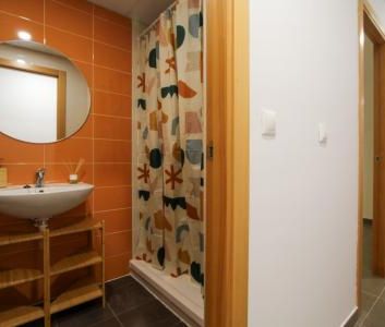 Nearly New 3-Bedroom Flat with Garage and Lift Just 5 Minutes from ... - Foto 5