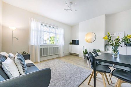 3 bedroom apartment to rent - Photo 4