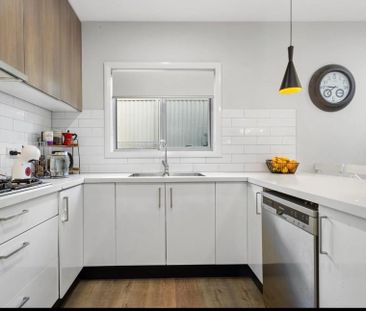 The Perfect Family Home in a Prime School Catchment!! - Photo 2