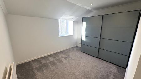 5 bedroom detached house to rent - Photo 2