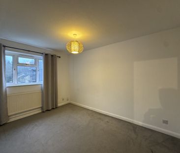 Wakehams Green Drive, Crawley - Photo 4