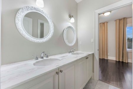 For Lease - 21 Day Lily Crescent, Richmond Hill, Ontario - Photo 4