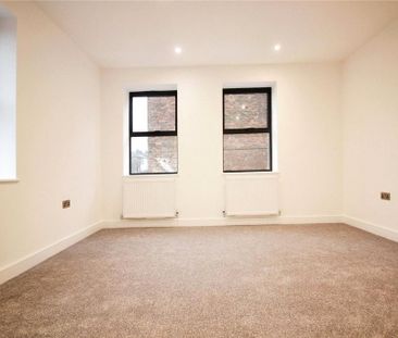 3 bedroom end of terrace house to rent - Photo 3