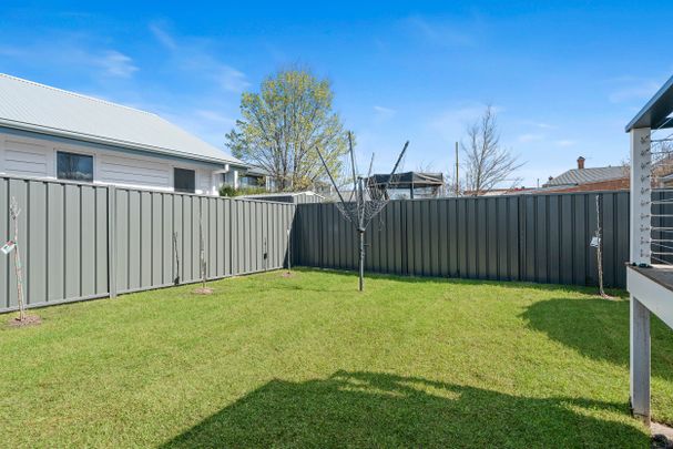 Charming 3 bedroom home - Photo 1