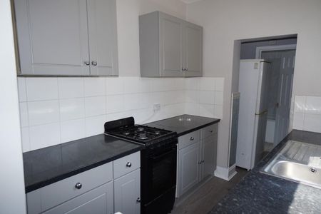 2 bedroom House To Let - Photo 2