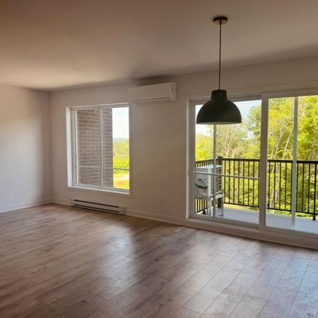 Logement 5 1/2 - Libre dès maintenant - 1er loyer GRATUIT - Photo 3