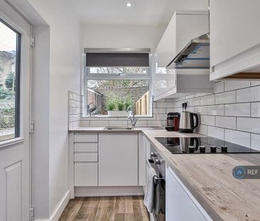 1 bedroom in a house share to rent - Photo 6