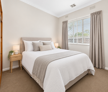Charming & Spacious 3-Bedroom Home in Prime Avondale Heights Location - Photo 5
