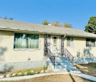 Entire house with large yard | Edmonton - Photo 1