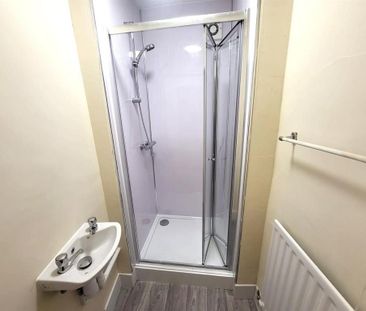 1 bedroom in a house share to rent - Photo 6