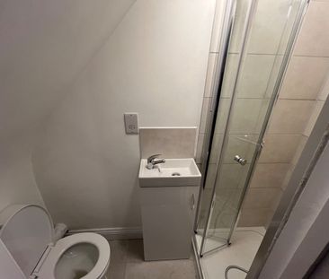 Room in a Shared Flat, Myddleton Road, N22 - Photo 3