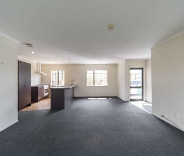 Three Bedroom Brick Home - Photo 5