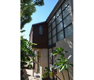 Light, bright and just so central - Photo 5