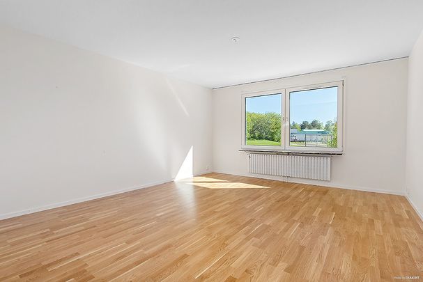 Lättingebacken 34, Tensta - Photo 1