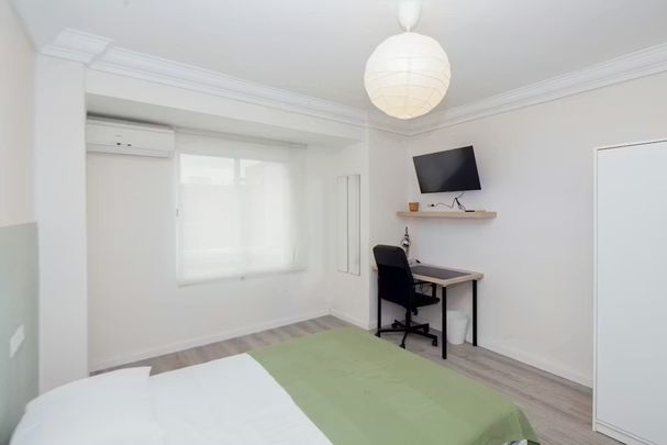 Carrer de Josep Benlliure, Valencia, Valencian Community 46011 - Photo 1