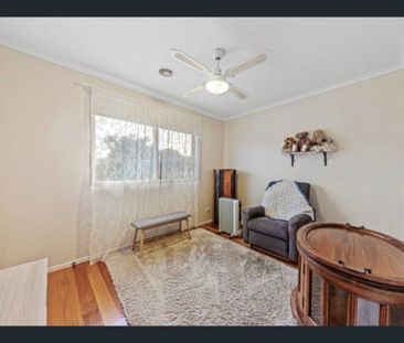 Modern Family Home in Pakenham VIC - Photo 6