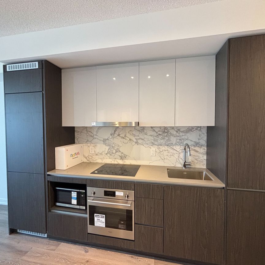 For Lease - 28 Interchange Way Unit# 2008, Vaughan, Ontario - Photo 1