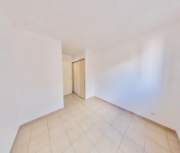 Bastia Sud Location T4 climatisé et lumineux de 85 m2 avec parking. Balcon - Photo 2