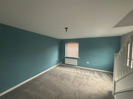 3 bed Semi-Detached - To Let - Photo 5