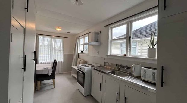 South Rd, Hawera - Photo 1