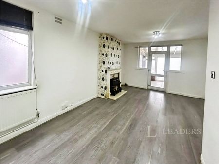 3 bedroom bungalow to rent Roman Road, Luton, Bedfordshire, LU4 - Photo 5