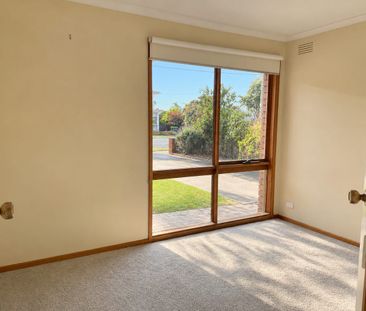 Refreshed home in a central location. - Photo 4