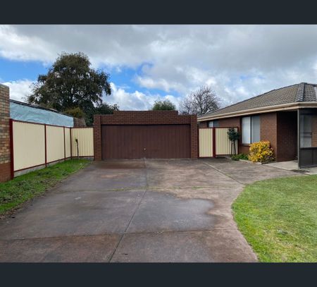 203 Warrina Dr, Delacombe, Vic 3356 - Photo 3