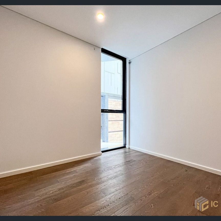 3 Bedrooms + 1 Study room, 2 Bathrooms & 1 Carpark Apartment. For lease Now!!! - Photo 1