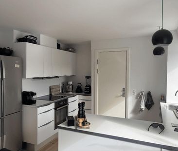 <b>Lys og indbydende 3-værelses lejlighed med lækkert bad og køkken... - Foto 6