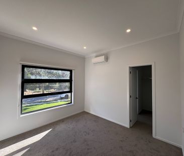 Brand New Luxury Living in the Heart of Mount Evelyn - Photo 3