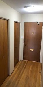 $2,150/ 1br - A large corner suite (Fairview) - Photo 4