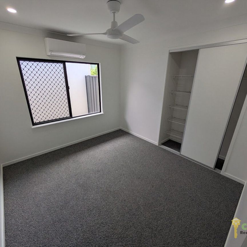 Fully Fenced & Pet Friendly Stylish & Spacious Home in the Northern Beaches!! - Photo 1