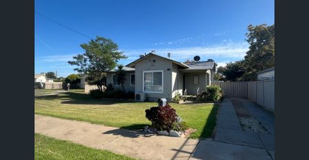 3 Bedroom Home! - Photo 2