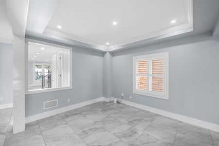 For Lease - 35 Tyndall Drive, Bradford West Gwillimbury, Ontario - Photo 4