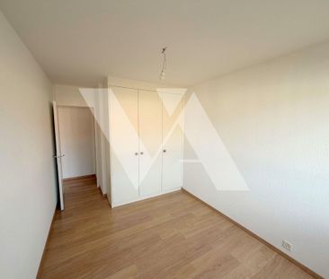 For rent – 3-room apartment with terraces, in the heart of Gland - Photo 2