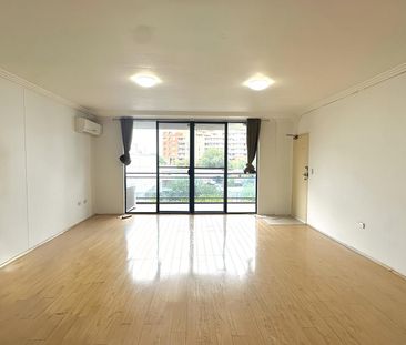 SUPER SIZE 2 BED 2 BATH UNIT 100M TO AUBURN STATION - Photo 1