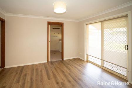 100 Dalman Parkway, Glenfield Park, NSW 2650 - Photo 5