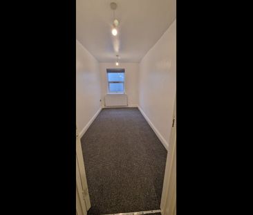 3 Bed Flat, Earlsfield Road, SW18 - Photo 3