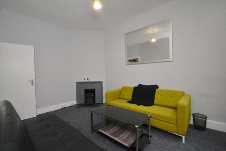 4 bedroom terraced house to rent - Photo 2