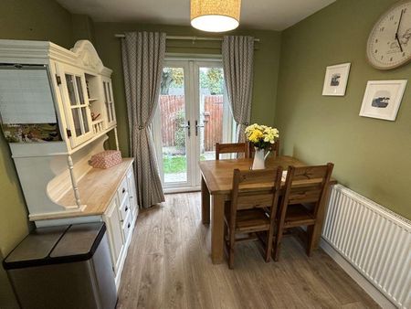 3 bedroom detached house to rent - Photo 3