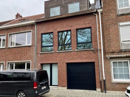 Riante moderne woning met 3 slpk, bureel, tuin en garage in centrum Lier - Photo 3