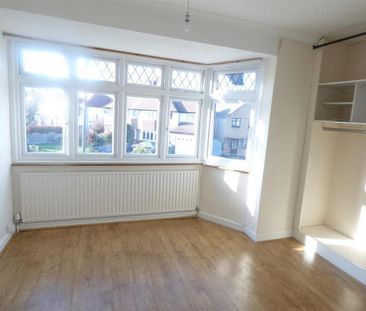 3 bedroom end of terrace house to rent - Photo 3