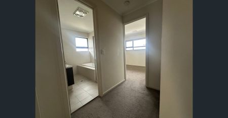 Beautiful Near-New Townhouse in the Heart of Semaphore! - Photo 2