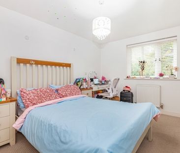 Beauchamp Lane, Cowley - Photo 5